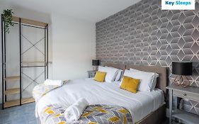 Five Bedroom Spacious Modern House By Keysleeps Short Lets Workington Lake District Beach