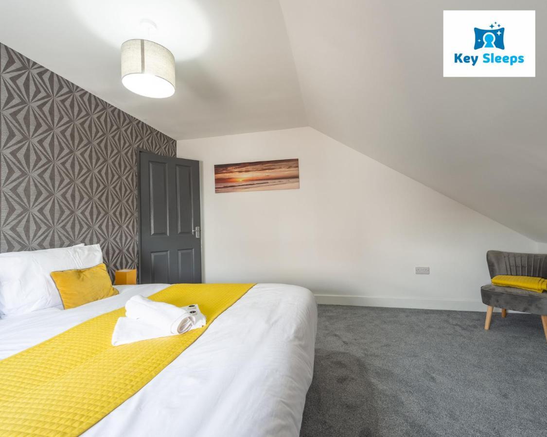 Five Bedroom Spacious Modern House By Keysleeps Short Lets Workington Lake District Beach Exterior photo