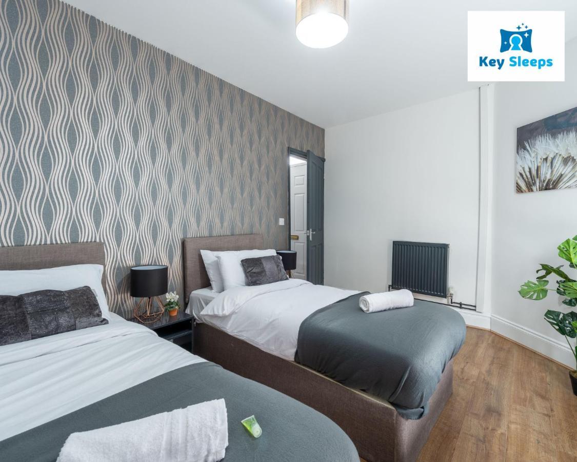 Five Bedroom Spacious Modern House By Keysleeps Short Lets Workington Lake District Beach Exterior photo