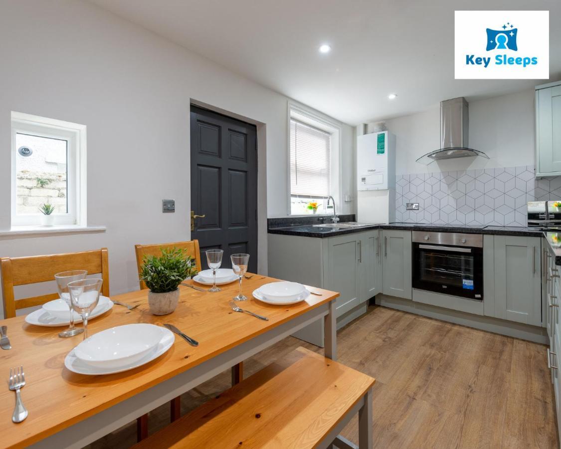 Five Bedroom Spacious Modern House By Keysleeps Short Lets Workington Lake District Beach Exterior photo