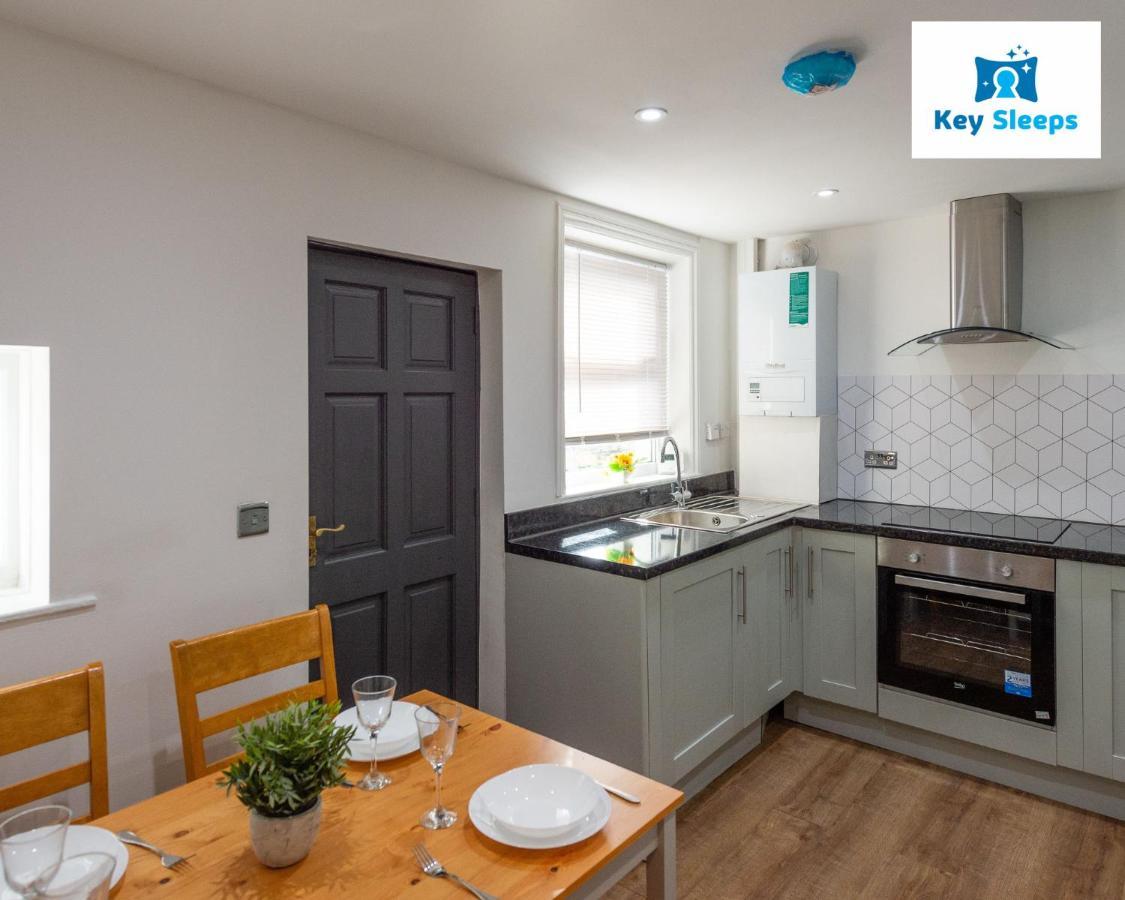 Five Bedroom Spacious Modern House By Keysleeps Short Lets Workington Lake District Beach Exterior photo