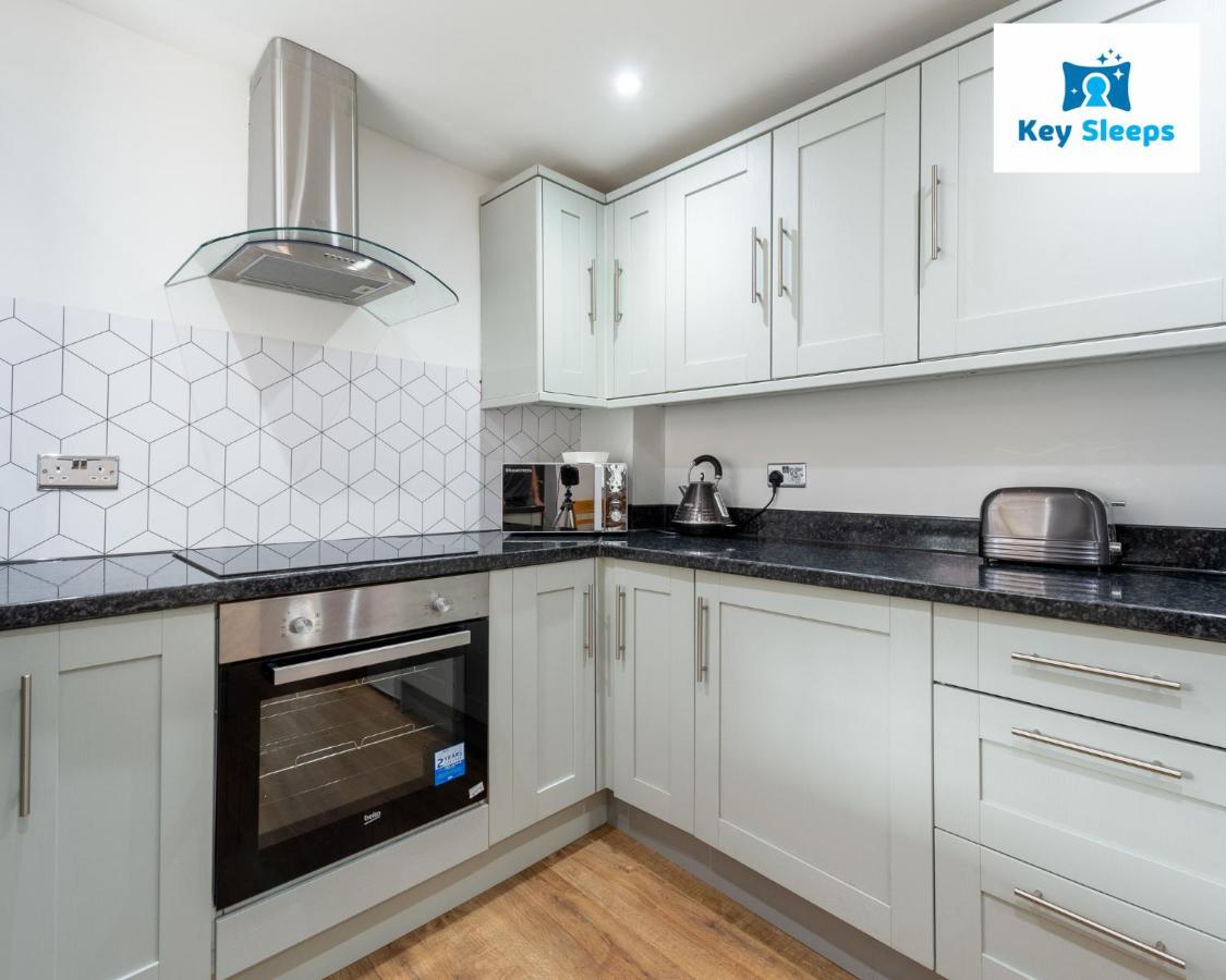 Five Bedroom Spacious Modern House By Keysleeps Short Lets Workington Lake District Beach Exterior photo